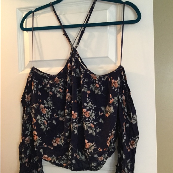 Open shoulder top - Picture 3 of 4